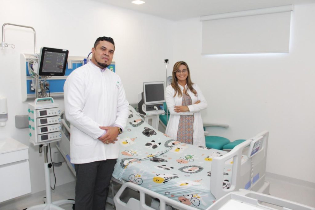 Doctores Luis Rodríguez y Criselys Alcántara-.
