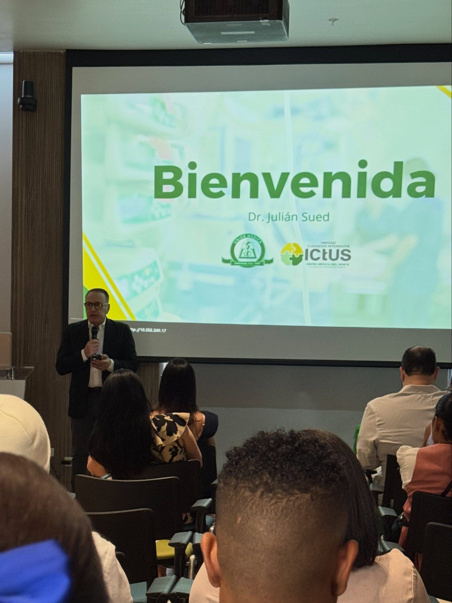 Enfermeras de Unión Médica fortalecen sus competencias en atención integral del paciente con ictus mediante entrenamiento especializado